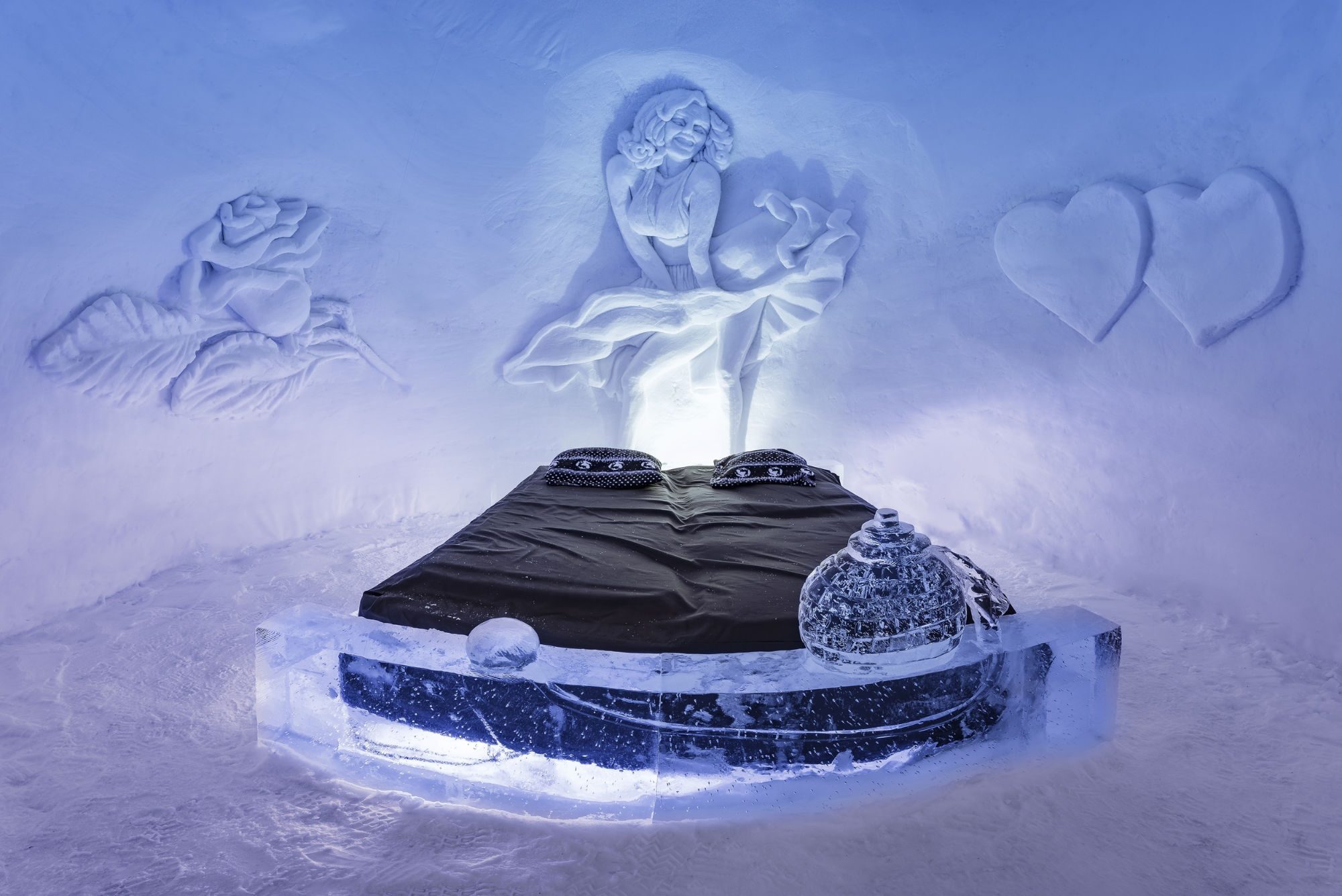 Seng av is Kirkenes Snowhotel