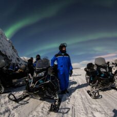 Snowmobile – Hunting the Northern Lights