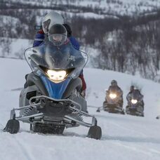 Snøscooter Dagstur – Inkl. Transport