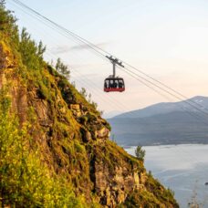 The Fjellheisen Shuttle Bus & Cable Car Roundtrip