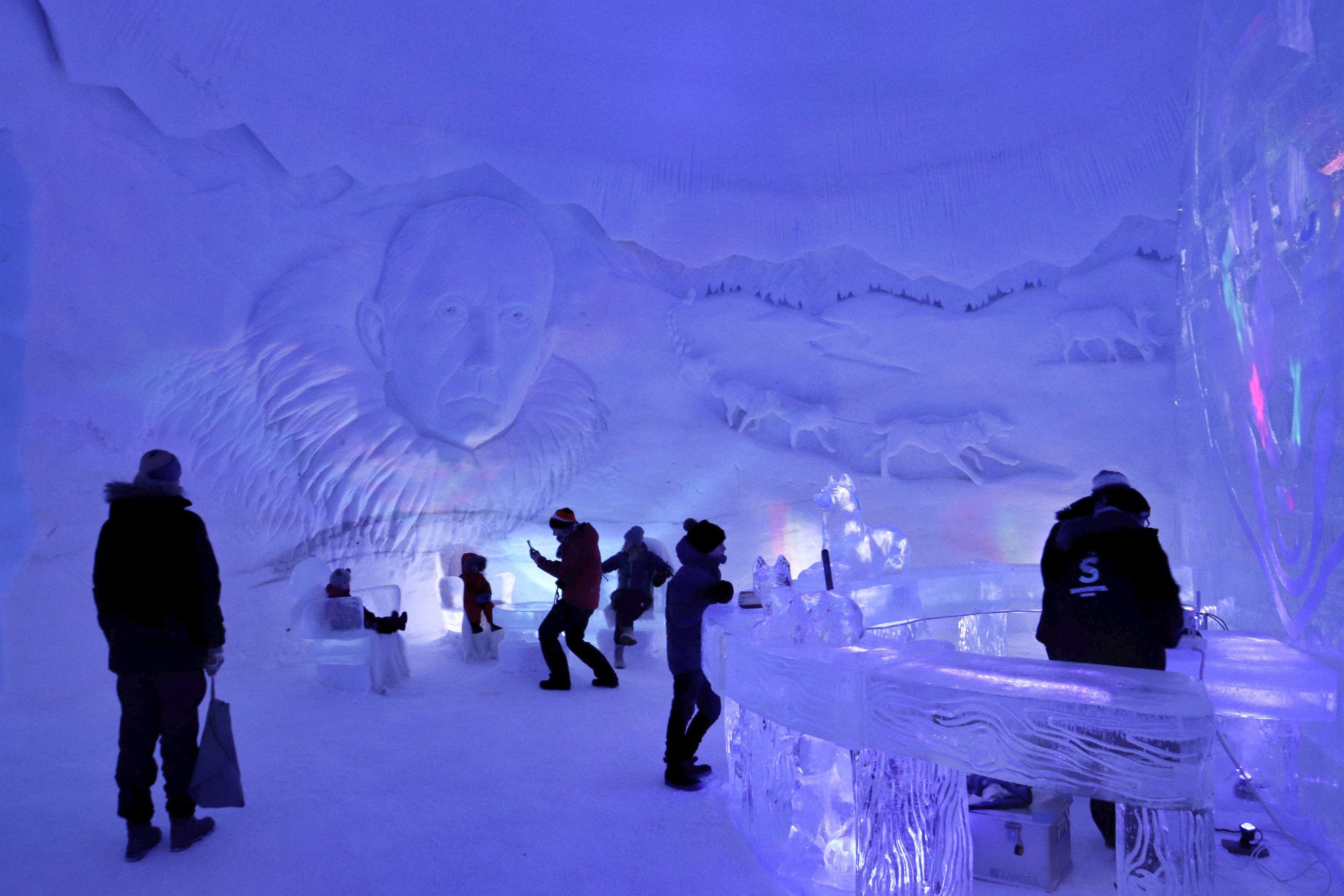 Isbaren i Kirkenes Snowhotel